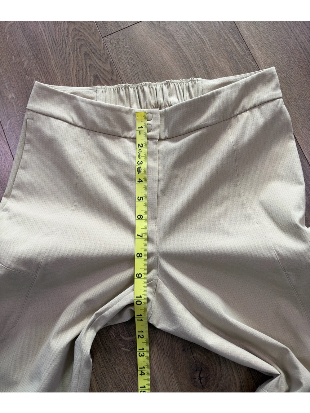 Lululemon Ventlight Cargo Mid Rise Crop 26" Lightweight Travel Tan Size 6 - Picture 11 of 12